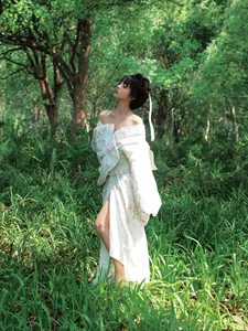 Elegant Outdoor Kimono Photography: Xiao Xin Yi Yi in YiTuYu Art Language Vol.9216 Aesthetic Portrait Collection-4
