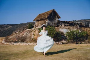 Ethereal Beauty of Disexi Si Ning on the Mountain - YiTuYu Vol.8937-16