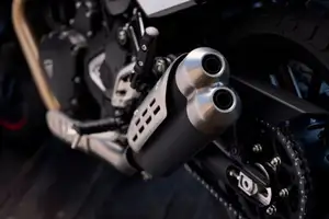 Triumph Tracker 400 2026 Flat-Track Icon Unveiled Experience Adventure at 202 Million VND with a Breathtaking Sunset-1