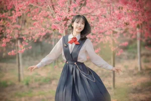 Elegant Asian Portrait Photography: Jian Xiao Cheng Vol.9389 – Serene Moments Under the Red Cherry Blossom Trees-12