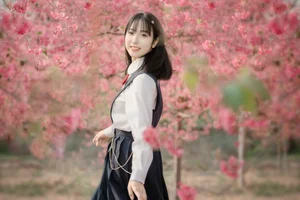 Elegant Asian Portrait Photography: Jian Xiao Cheng Vol.9389 – Serene Moments Under the Red Cherry Blossom Trees-26