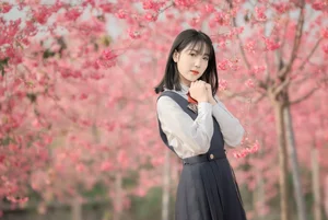 Elegant Asian Portrait Photography: Jian Xiao Cheng Vol.9389 – Serene Moments Under the Red Cherry Blossom Trees-18