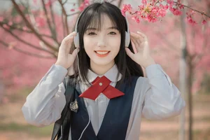 Elegant Asian Portrait Photography: Jian Xiao Cheng Vol.9389 – Serene Moments Under the Red Cherry Blossom Trees-24