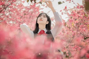 Elegant Asian Portrait Photography: Jian Xiao Cheng Vol.9389 – Serene Moments Under the Red Cherry Blossom Trees-6