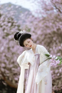 Ethereal Spring Muse: YiTuYu Vol.8958 Xiao Y Jin Tian Ye Hen Kai Xin-3