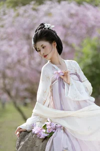 Ethereal Spring Muse: YiTuYu Vol.8958 Xiao Y Jin Tian Ye Hen Kai Xin-19