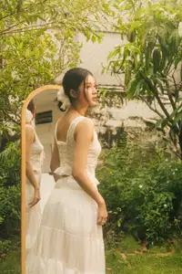 Trinh My Duyen: Fresh, Pure Beauty Like a Muse Under Golden Sunlight-10