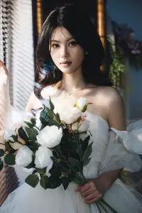 YiTuYu Art Language Vol.8775 Dan Dan: A Muse at the Piano - Melody of Pure Elegance-4