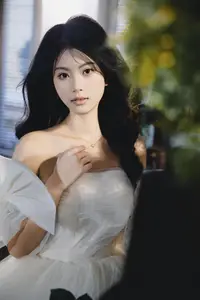 YiTuYu Art Language Vol.8775 Dan Dan: A Muse at the Piano - Melody of Pure Elegance-12