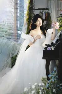 YiTuYu Art Language Vol.8775 Dan Dan: A Muse at the Piano - Melody of Pure Elegance-2