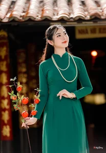 Timeless Elegance in Emerald Green Ao Dai-9