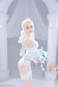 FGO Saber Bride: Shika XiaoLuLu Shines in Pristine White Wedding Dress - A Game Muse Brought to Life-4