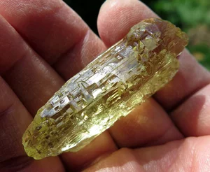 Heliodor: The Radiant Golden Gemstone Known as the Gift from the Sun – Discover Its Origin, Meaning, and Beauty in Jewelry Design-1