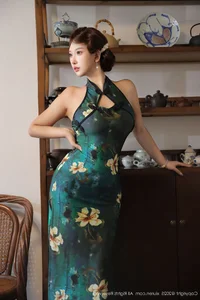 Timeless Oriental Grace: Jin Yun Xi Yuki in Elegant Modern Cheongsam-46
