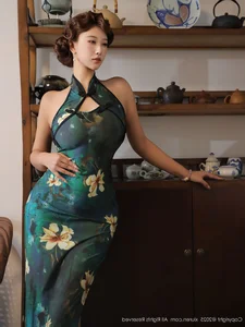 Timeless Oriental Grace: Jin Yun Xi Yuki in Elegant Modern Cheongsam-51