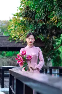 Discover the Grace of Vietnamese Women – A Symbol of Traditional Elegance.-0