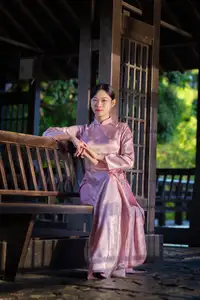 Discover the Grace of Vietnamese Women – A Symbol of Traditional Elegance.-3