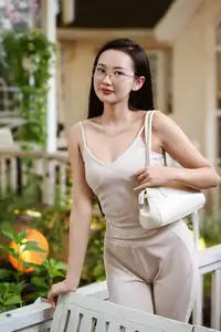 VGU No.182: Discover the elegant modern style of a confident girl with stylish glasses and a contemporary outfit-6