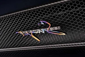 Singer Vehicle Design Porsche 911 "Sorcerer": A 700HP Fantasia Blue Masterpiece Reimagining the Classic 964 Generation for Ultimate Performance.-5