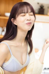 Elegant Riko Matsudaira Digital Photo Book: Stunning Swan-Like Aesthetic and Sophisticated Japanese Portrait Photography in SPA! SPABOOKS Collection (51 Pages)-0