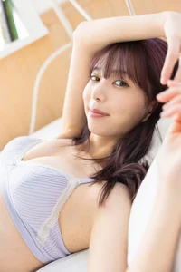 Elegant Riko Matsudaira Digital Photo Book: Stunning Swan-Like Aesthetic and Sophisticated Japanese Portrait Photography in SPA! SPABOOKS Collection (51 Pages)-4