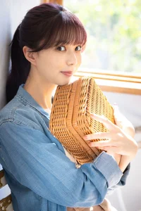 Elegant Riko Matsudaira Digital Photo Book: Stunning Swan-Like Aesthetic and Sophisticated Japanese Portrait Photography in SPA! SPABOOKS Collection (51 Pages)-6