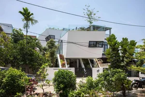 Transform Your Rooftop Into A Green Sanctuary: Modern Urban Oasis Inspiration For Slow Living-17