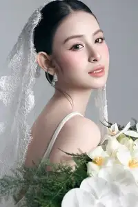 Model Huong Lien's Affectionate Wedding Photoshoot with Husband | Sweet Moments Revealed-6