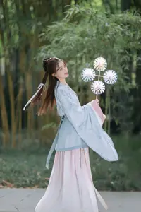 Discover Chu Yuan Yuan's Ethereal Beauty in YiTuYu Vol.8800 Collection-17