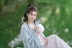 Discover Chu Yuan Yuan's Ethereal Beauty in YiTuYu Vol.8800 Collection-1