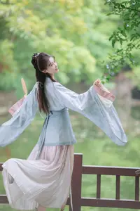 Discover Chu Yuan Yuan's Ethereal Beauty in YiTuYu Vol.8800 Collection-5