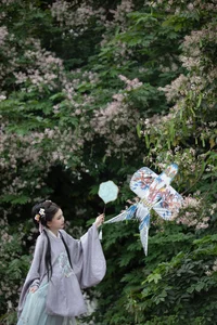 Ethereal Hanfu Beauty in Spring Bloom - YiTuYu Vol.8872 E E Chi Bu Bao-30