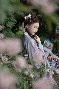 Ethereal Hanfu Beauty in Spring Bloom - YiTuYu Vol.8872 E E Chi Bu Bao-6