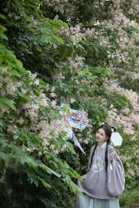 Ethereal Hanfu Beauty in Spring Bloom - YiTuYu Vol.8872 E E Chi Bu Bao-8