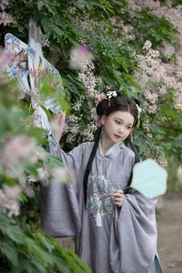 Ethereal Hanfu Beauty in Spring Bloom - YiTuYu Vol.8872 E E Chi Bu Bao-19