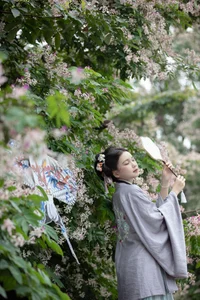 Ethereal Hanfu Beauty in Spring Bloom - YiTuYu Vol.8872 E E Chi Bu Bao-31
