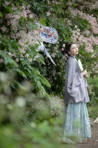 Ethereal Hanfu Beauty in Spring Bloom - YiTuYu Vol.8872 E E Chi Bu Bao-5
