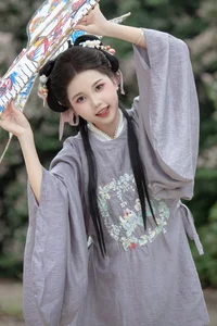 Ethereal Hanfu Beauty in Spring Bloom - YiTuYu Vol.8872 E E Chi Bu Bao-27