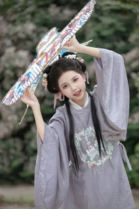 Ethereal Hanfu Beauty in Spring Bloom - YiTuYu Vol.8872 E E Chi Bu Bao-14