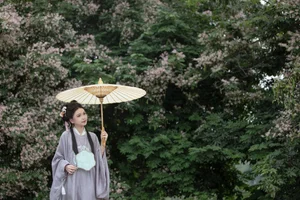 Ethereal Hanfu Beauty in Spring Bloom - YiTuYu Vol.8872 E E Chi Bu Bao-29