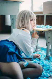 Coser Chunmomo Self-Portrait Part02: Delicate Charms Amidst Dreamy Blue Petals-8