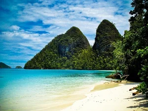 Exploring Lorentz: The Majestic National Park with Snow Peaks and Tropical Forests in SE Asia-7