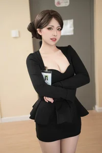 Office Siren Aesthetic: The Captivating "Colleague's Secret" Series by Hu Sen Sen-5