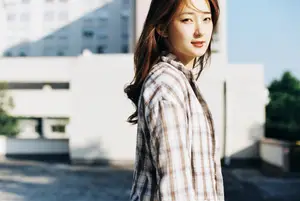 Discover Xiao Ming's Captivating Charm in YiTuYu Vol.8794: Natural Beauty Amidst Lush Greenery.-8