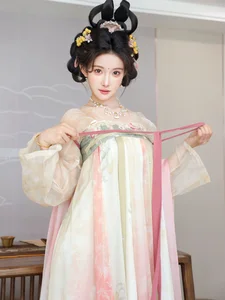Ethereal Grace: Li Shuang Er in Dreaming Back to Tang Dynasty-4