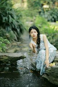 The Art of Summer: Long Xing Er’s Ethereal Portrait Series-27