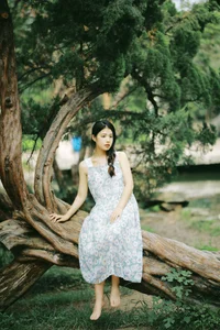 The Art of Summer: Long Xing Er’s Ethereal Portrait Series-7