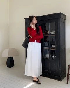 5 Chic and Warm Spring Outfit Ideas for 2026: Minimalist Fashion Inspiration for Sunny Days and Festive Celebrations-7