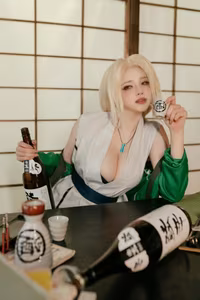Alluring Tsunade Cosplay, Legendary Hokage's Charm-9