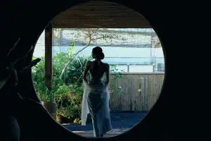 East Asian Grace: Girl in Modernized Attire and Exquisite Hair Ornament-22